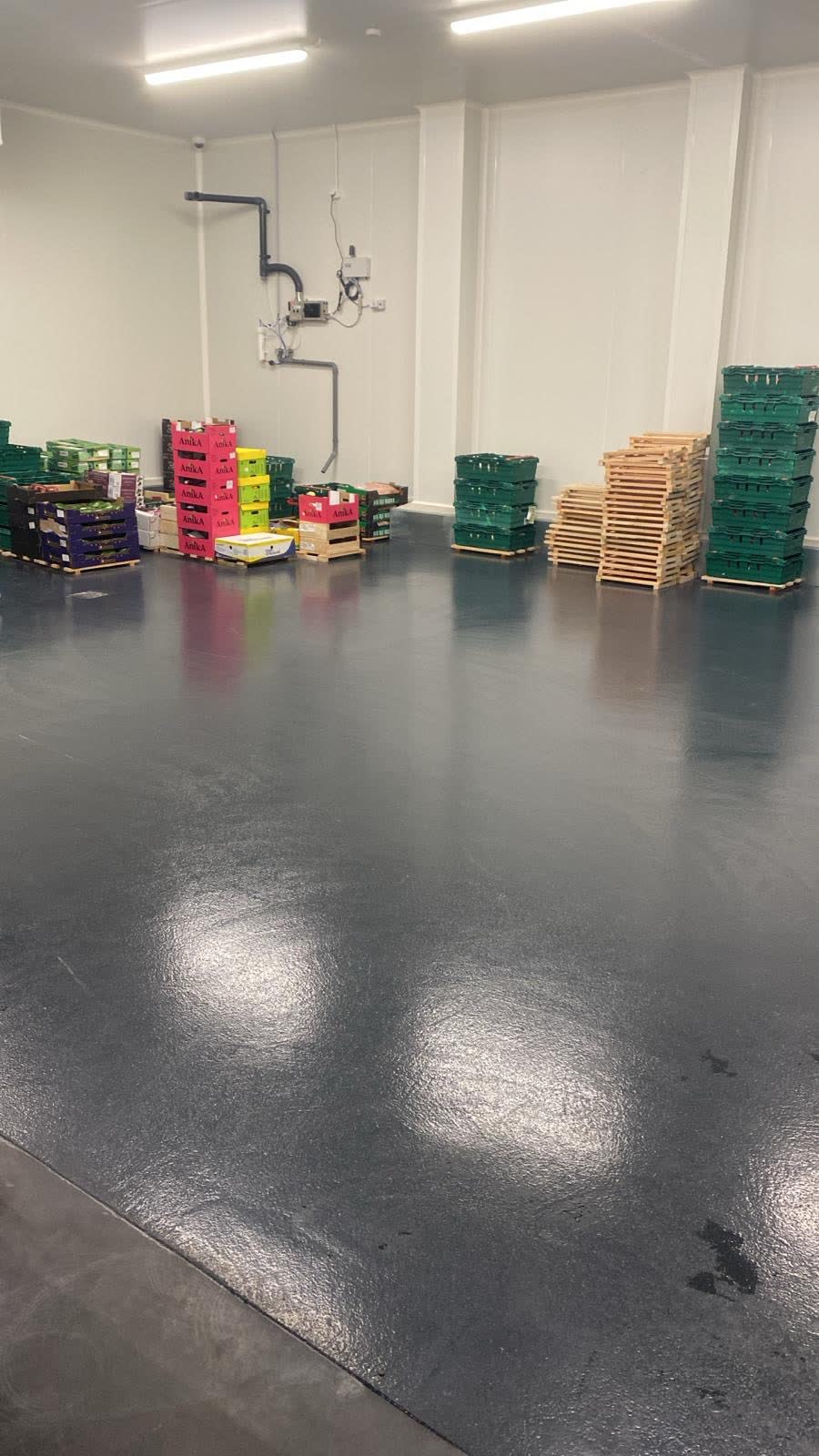 Chambre froide et zone de stockage au sol nettoyé par FARKAS